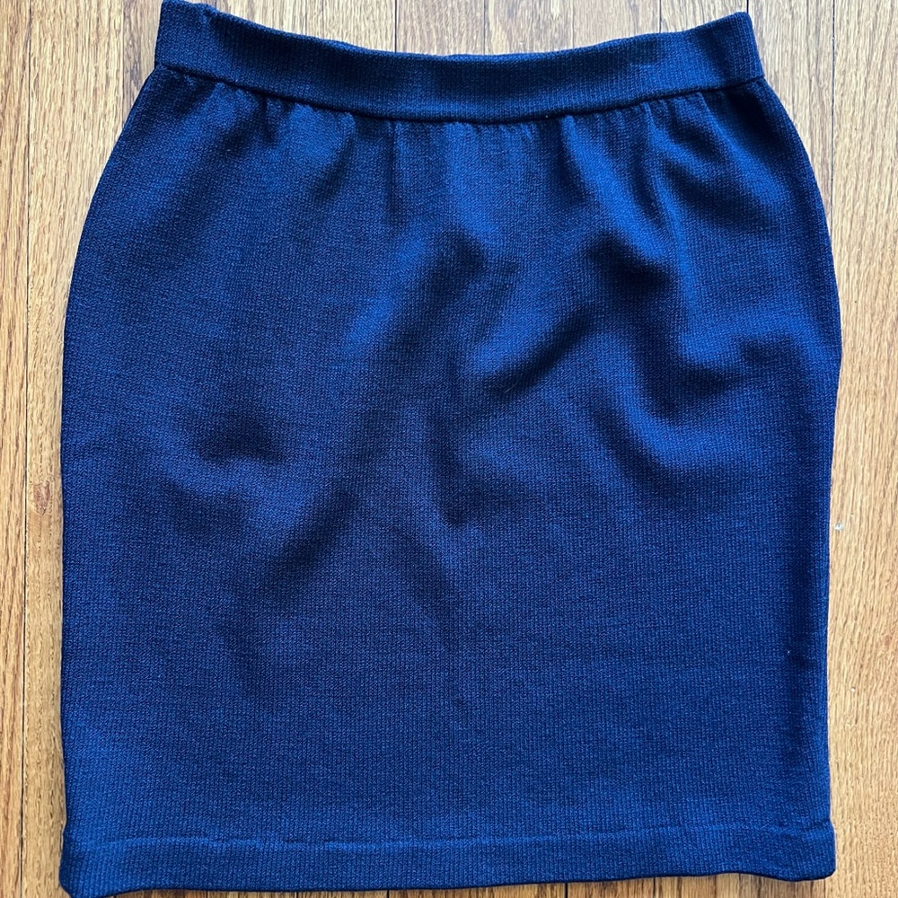 St. John by Marie Gray navy Santana knit pencil skirt